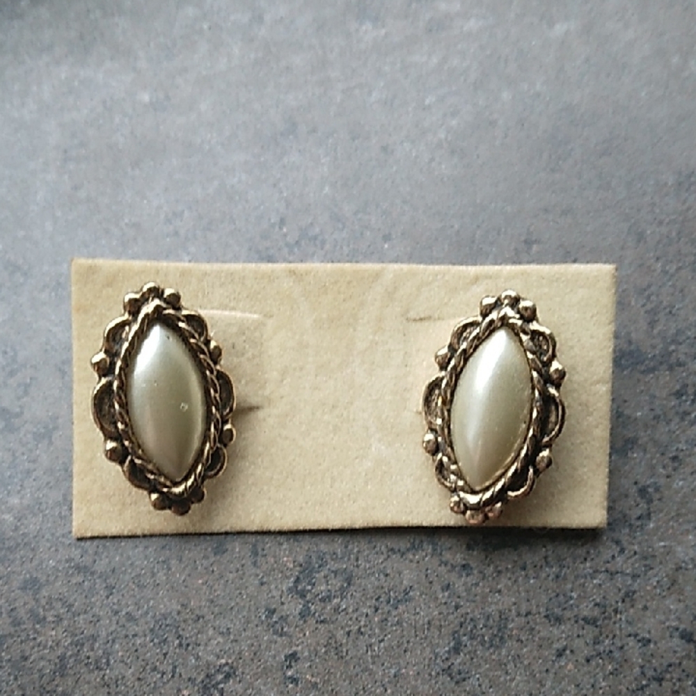 Vintage 80s Marquise Pearl and Gold Earrings